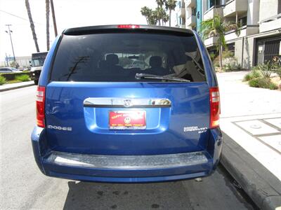 2010 Dodge Grand Caravan SXT   - Photo 3 - Panorama City, CA 91402