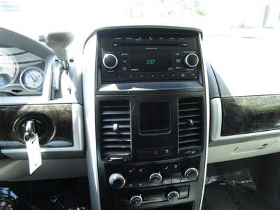 2010 Dodge Grand Caravan SXT   - Photo 15 - Panorama City, CA 91402