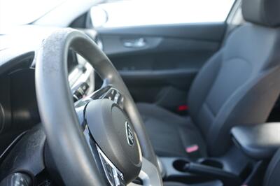 2019 Kia Forte LXS - Photo 3 - Panorama City, CA 91402