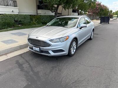 2017 Ford Fusion SE - Photo 1 - Panorama City, CA 91402