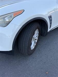2011 INFINITI FX35   - Photo 10 - Panorama City, CA 91402
