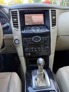 2011 INFINITI FX35   - Photo 17 - Panorama City, CA 91402
