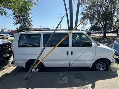 2002 GMC Safari SLE   - Photo 6 - Panorama City, CA 91402