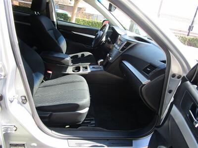 2012 Subaru Outback 2.5i Premium   - Photo 9 - Panorama City, CA 91402