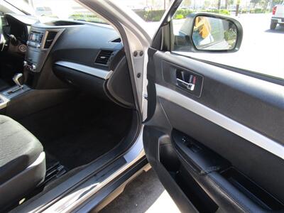 2012 Subaru Outback 2.5i Premium - Photo 10 - Panorama City, CA 91402
