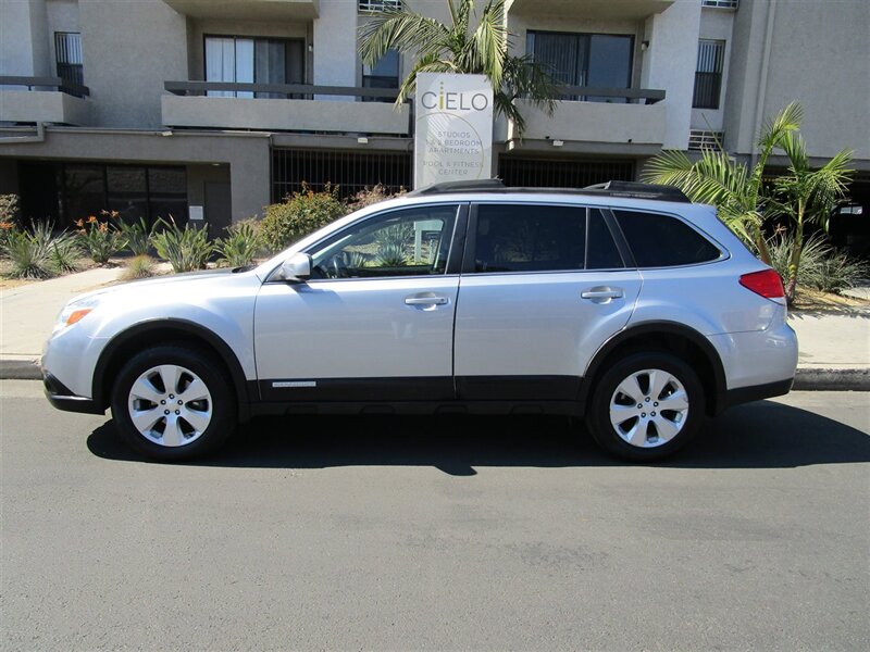 2012 Subaru Outback 2.5i Premium  