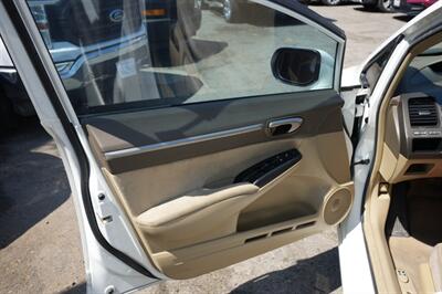 2006 Honda Civic Hybrid w/Navi   - Photo 13 - Panorama City, CA 91402