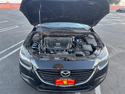 2017 Mazda Mazda3 Touring   - Photo 11 - North Hills, CA 91343