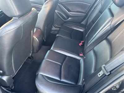 2017 Mazda Mazda3 Touring   - Photo 10 - North Hills, CA 91343