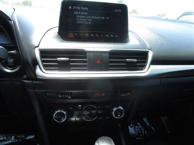 2017 Mazda Mazda3 Touring - Photo 15 - Panorama City, CA 91402