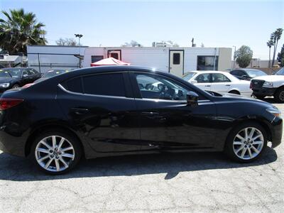 2017 Mazda Mazda3 Touring   - Photo 4 - Panorama City, CA 91402