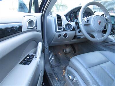 2012 Porsche Cayenne S   - Photo 16 - Panorama City, CA 91402