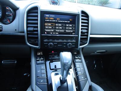 2012 Porsche Cayenne S   - Photo 20 - Panorama City, CA 91402