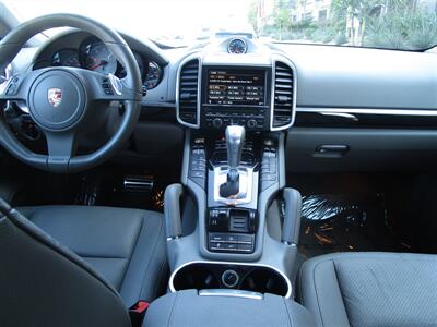 2012 Porsche Cayenne S   - Photo 12 - Panorama City, CA 91402