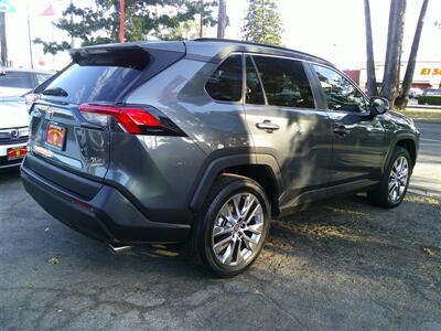 2021 Toyota RAV4 XLE Premium   - Photo 4 - Panorama City, CA 91402