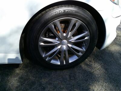 2012 Hyundai Genesis 3.8L V6   - Photo 17 - Panorama City, CA 91402