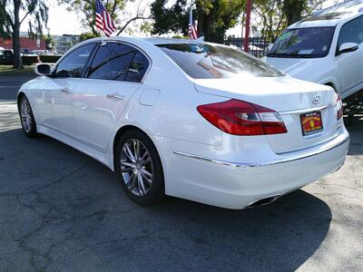 2012 Hyundai Genesis 3.8L V6   - Photo 2 - Panorama City, CA 91402