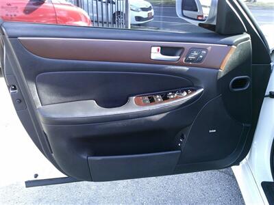 2012 Hyundai Genesis 3.8L V6 - Photo 19 - North Hills, CA 91343