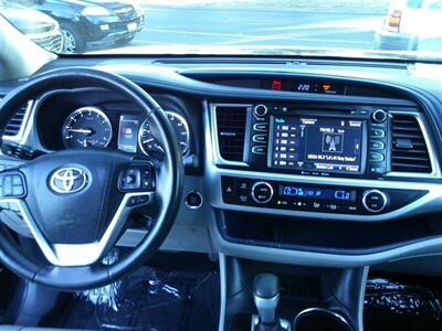 2018 Toyota Highlander XLE   - Photo 24 - North Hills, CA 91343