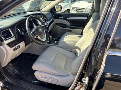 2018 Toyota Highlander XLE   - Photo 9 - North Hills, CA 91343