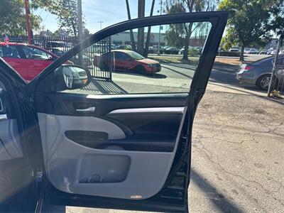 2018 Toyota Highlander XLE   - Photo 38 - North Hills, CA 91343