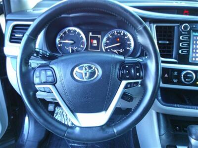 2018 Toyota Highlander XLE   - Photo 23 - North Hills, CA 91343