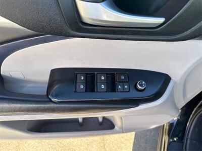2018 Toyota Highlander XLE   - Photo 36 - North Hills, CA 91343