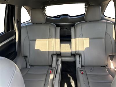 2018 Toyota Highlander XLE   - Photo 32 - North Hills, CA 91343