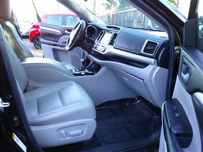 2018 Toyota Highlander XLE   - Photo 21 - North Hills, CA 91343