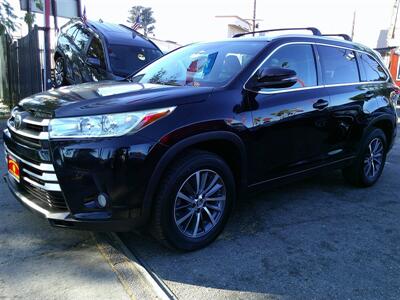 2018 Toyota Highlander XLE - Photo 1 - Panorama City, CA 91402