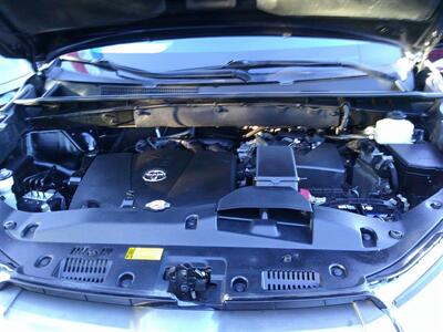 2018 Toyota Highlander XLE - Photo 17 - Panorama City, CA 91402