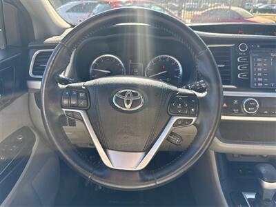2018 Toyota Highlander XLE   - Photo 34 - North Hills, CA 91343