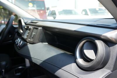 2018 Toyota RAV4 LE   - Photo 27 - Panorama City, CA 91402