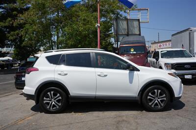 2018 Toyota RAV4 LE   - Photo 6 - Panorama City, CA 91402