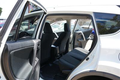 2018 Toyota RAV4 LE   - Photo 16 - Panorama City, CA 91402