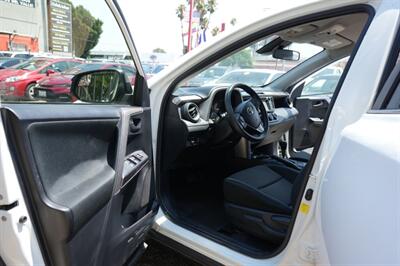 2018 Toyota RAV4 LE   - Photo 9 - Panorama City, CA 91402