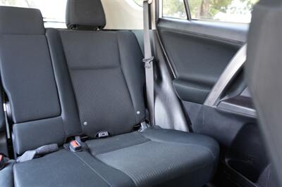 2018 Toyota RAV4 LE   - Photo 18 - Panorama City, CA 91402