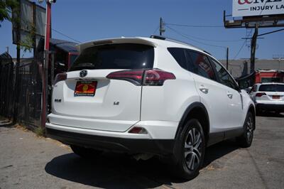 2018 Toyota RAV4 LE   - Photo 5 - Panorama City, CA 91402