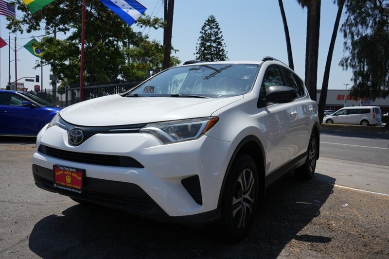 2018 Toyota RAV4 LE - Photo 1 - Panorama City, CA 91402