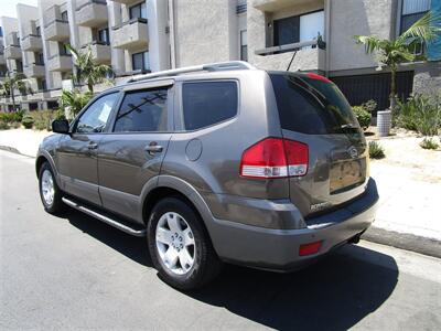 2009 Kia Borrego EX   - Photo 3 - Panorama City, CA 91402