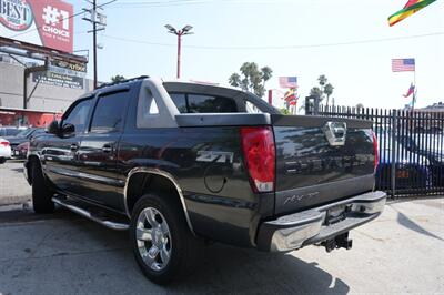 2004 Chevrolet Avalanche 1500   - Photo 3 - Panorama City, CA 91402