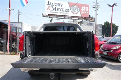 2004 Chevrolet Avalanche 1500   - Photo 5 - Panorama City, CA 91402