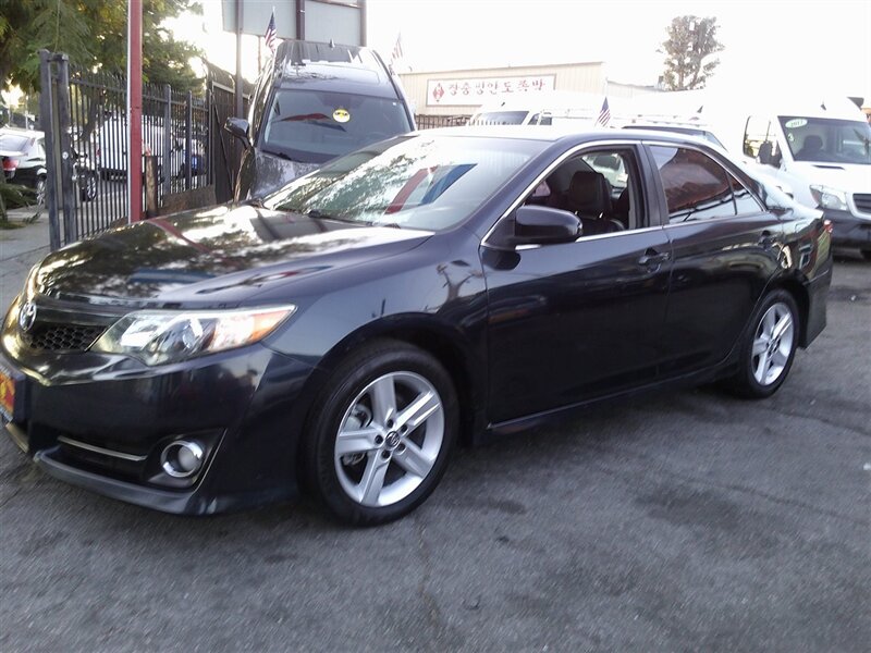 2014 Toyota Camry SE