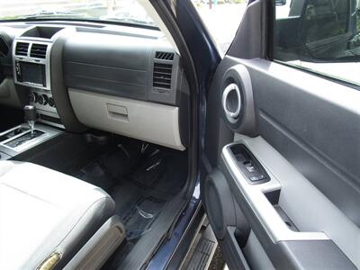 2008 Dodge Nitro SLT   - Photo 13 - Panorama City, CA 91402