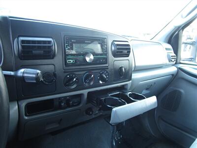 2006 Ford F-350 XL   - Photo 14 - Panorama City, CA 91402