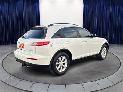 2005 INFINITI FX35   - Photo 5 - North Hills, CA 91343