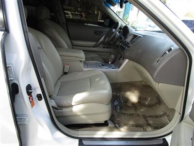 2005 INFINITI FX35   - Photo 14 - Panorama City, CA 91402