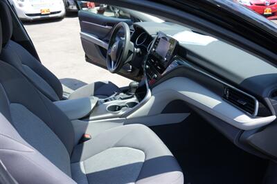 2021 Toyota Camry Hybrid LE   - Photo 22 - Panorama City, CA 91402