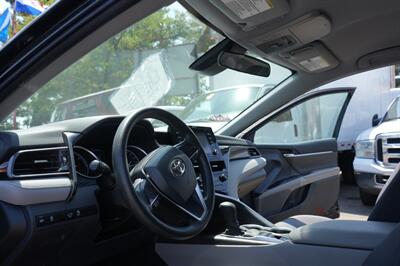 2021 Toyota Camry Hybrid LE   - Photo 11 - Panorama City, CA 91402