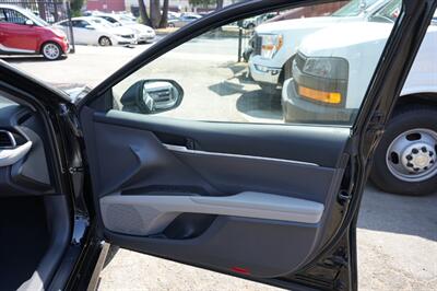 2021 Toyota Camry Hybrid LE   - Photo 21 - Panorama City, CA 91402